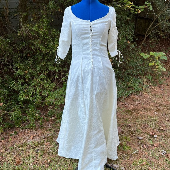 Elizabeth Swann Pirates of the Caribbean White Floral Cosplay Handmade Dress - Picture 2 of 6